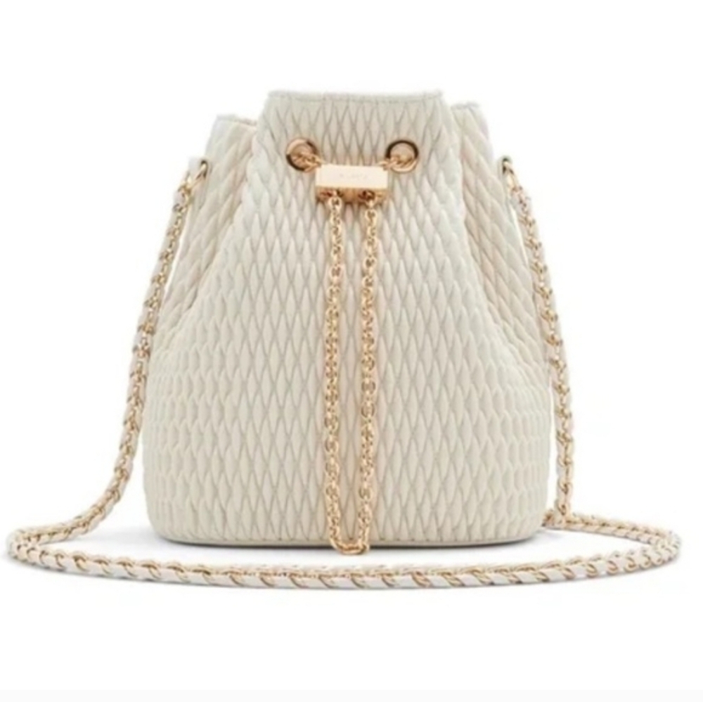 Aldo Natalya Women's Ivory Quilt Bucket Purse Gold Color Chain BRAND NEW